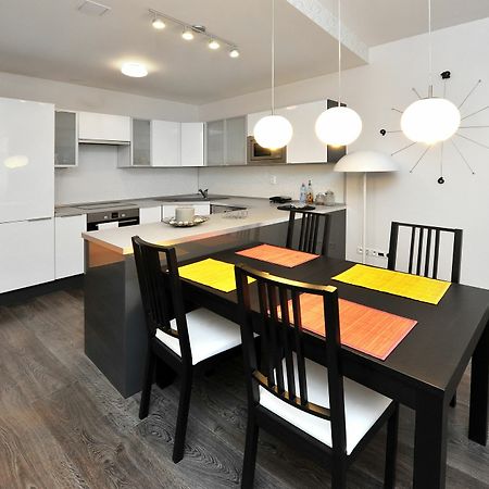 Aplend City Laurinska 11 Братислава Экстерьер фото